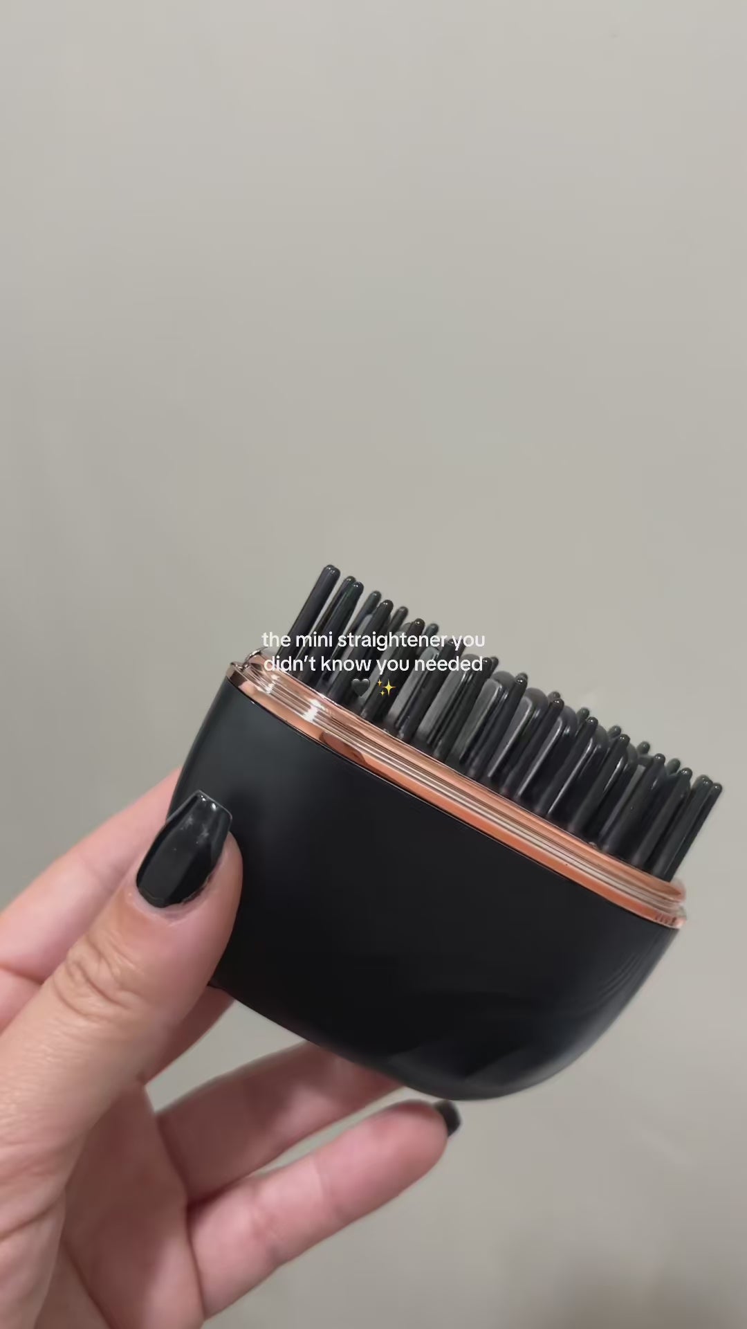 Mini Wireless Hair Straightening Comb – Portable & Hair-Safe